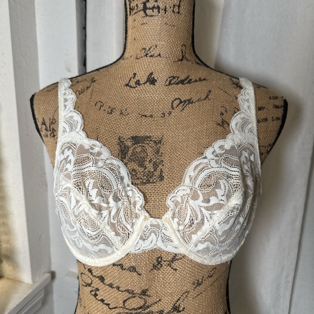 ⚡️2 FOR 20⚡️ Ivory Lace Bra